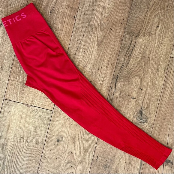 NWT | Fabletics Sync Seamless High-Waisted 7/8 leggings - Picture 3 of 5
